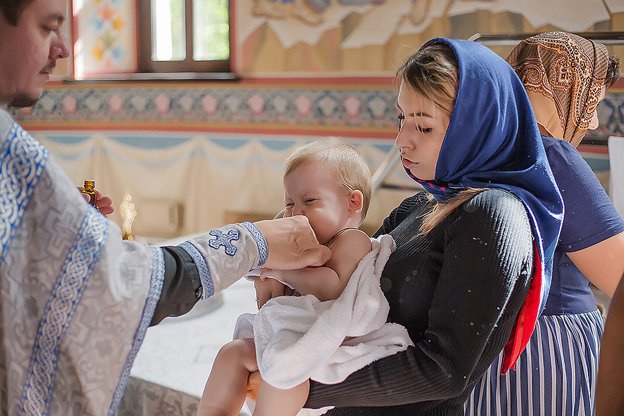 Крещение Дениса. Храм Георгия Победоносца. Семейный фотограф в Сургуте