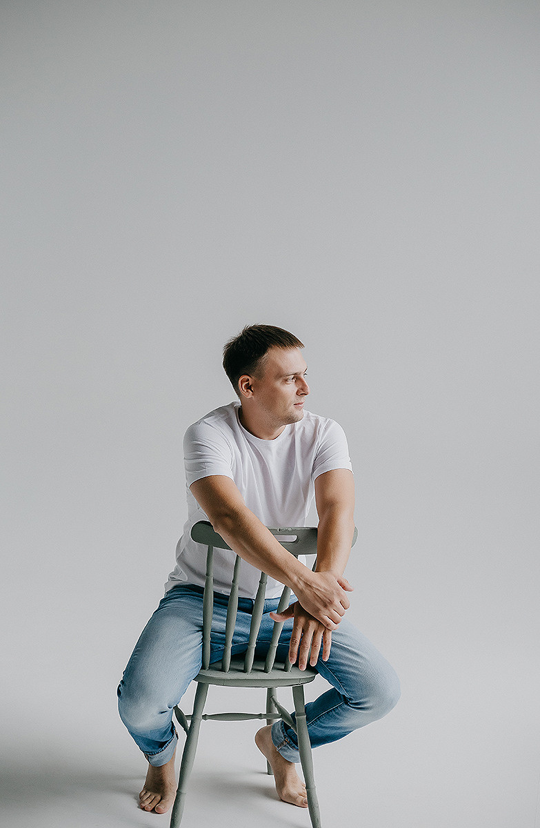 Женя & Оля / циклорама. Семейный фотограф в Сургуте