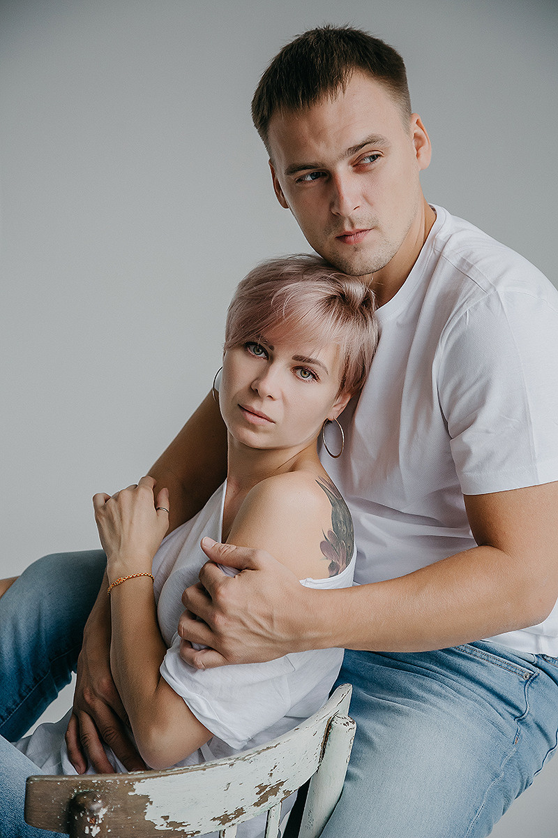 Женя & Оля / циклорама. Семейный фотограф в Сургуте