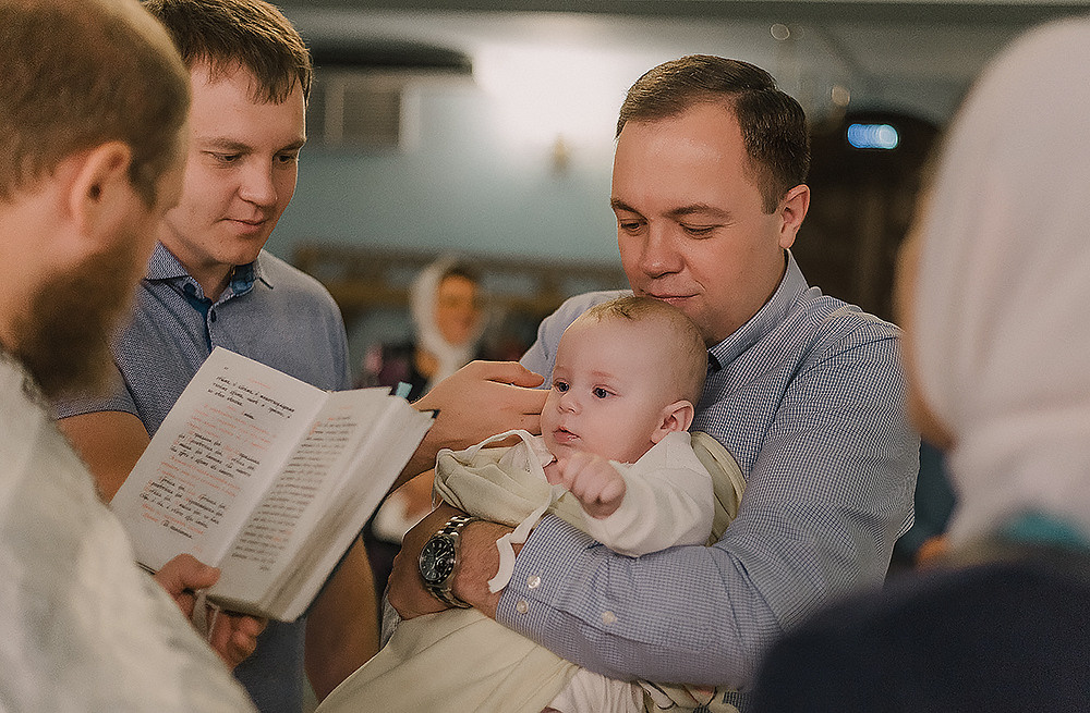 Крещение Виталия. Кафедральный Собор Преображения Господня. Семейный фотограф в Сургуте