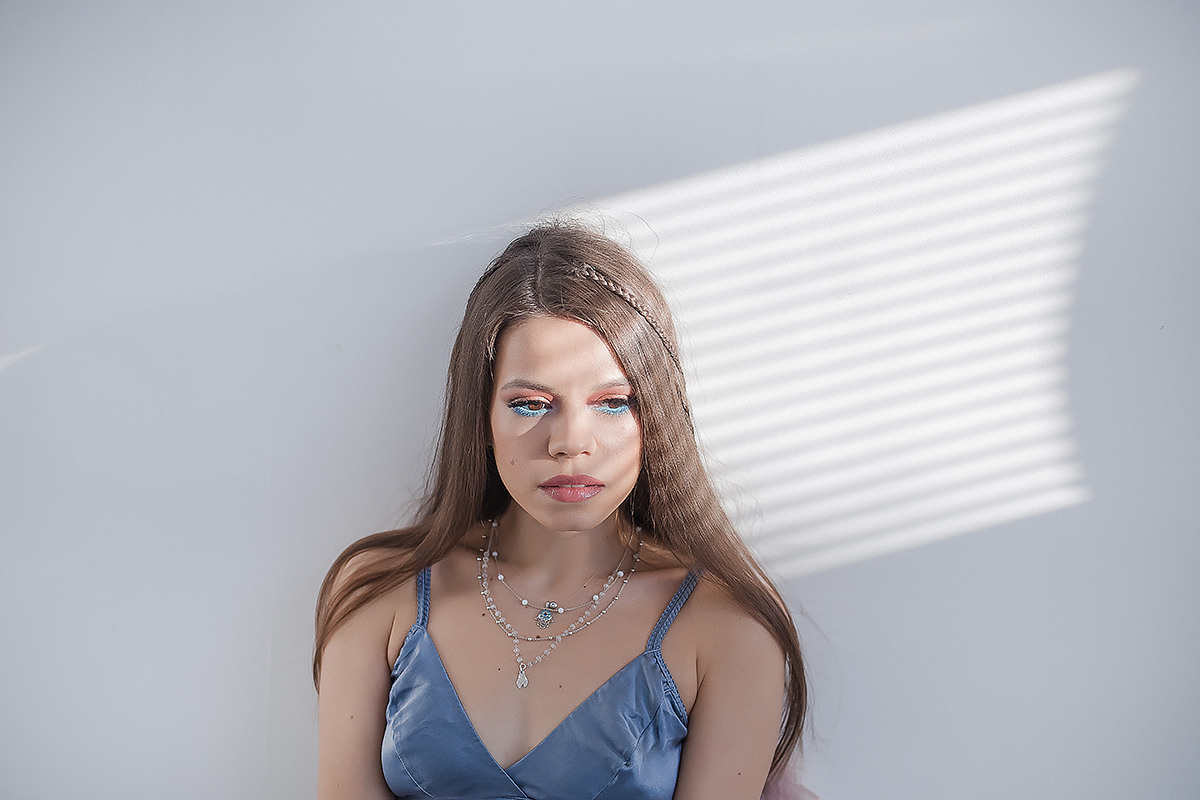 Яна / циклорама. Семейный фотограф в Сургуте