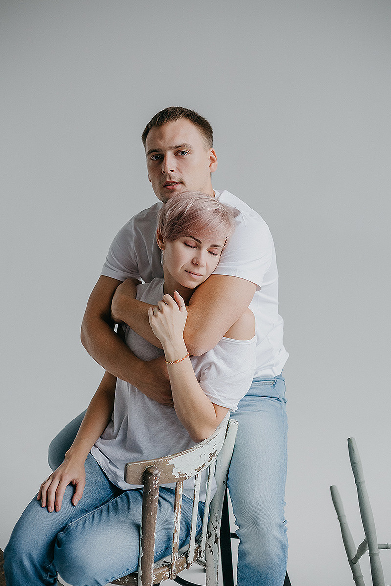 Женя & Оля / циклорама. Семейный фотограф в Сургуте