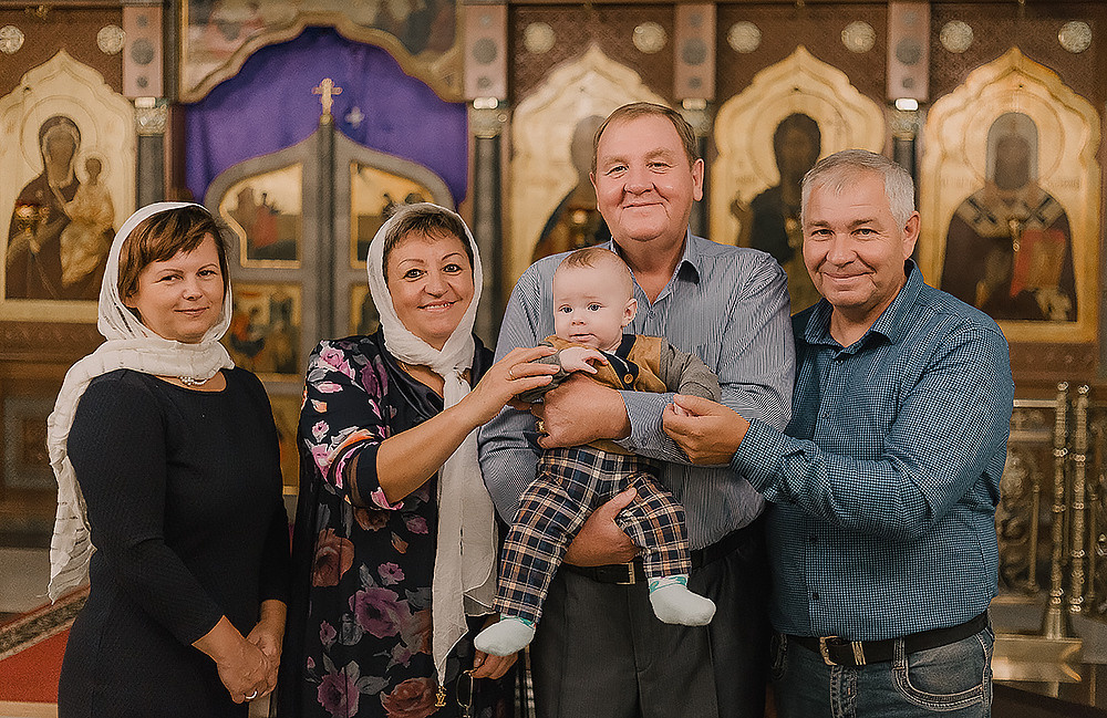 Крещение Виталия. Кафедральный Собор Преображения Господня. Семейный фотограф в Сургуте