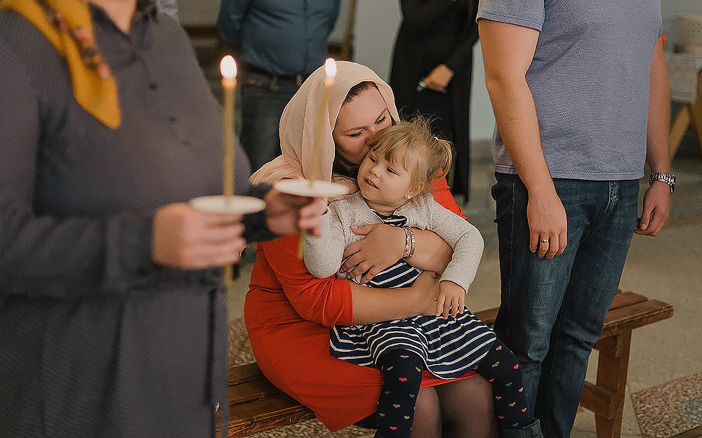Крещение Виталия. Кафедральный Собор Преображения Господня. Семейный фотограф в Сургуте
