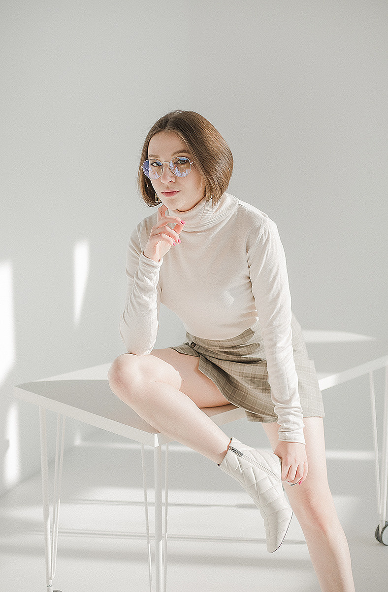 Eli / циклорама. Семейный фотограф в Сургуте