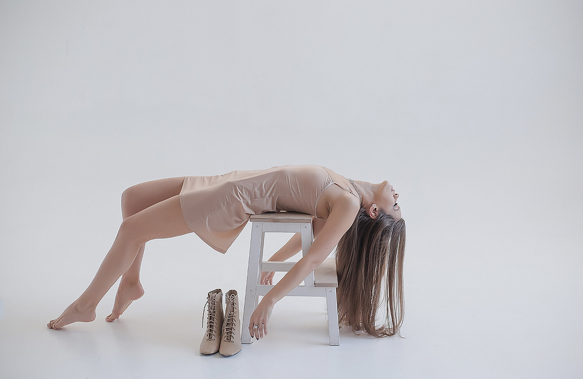 Яна / циклорама. Семейный фотограф в Сургуте