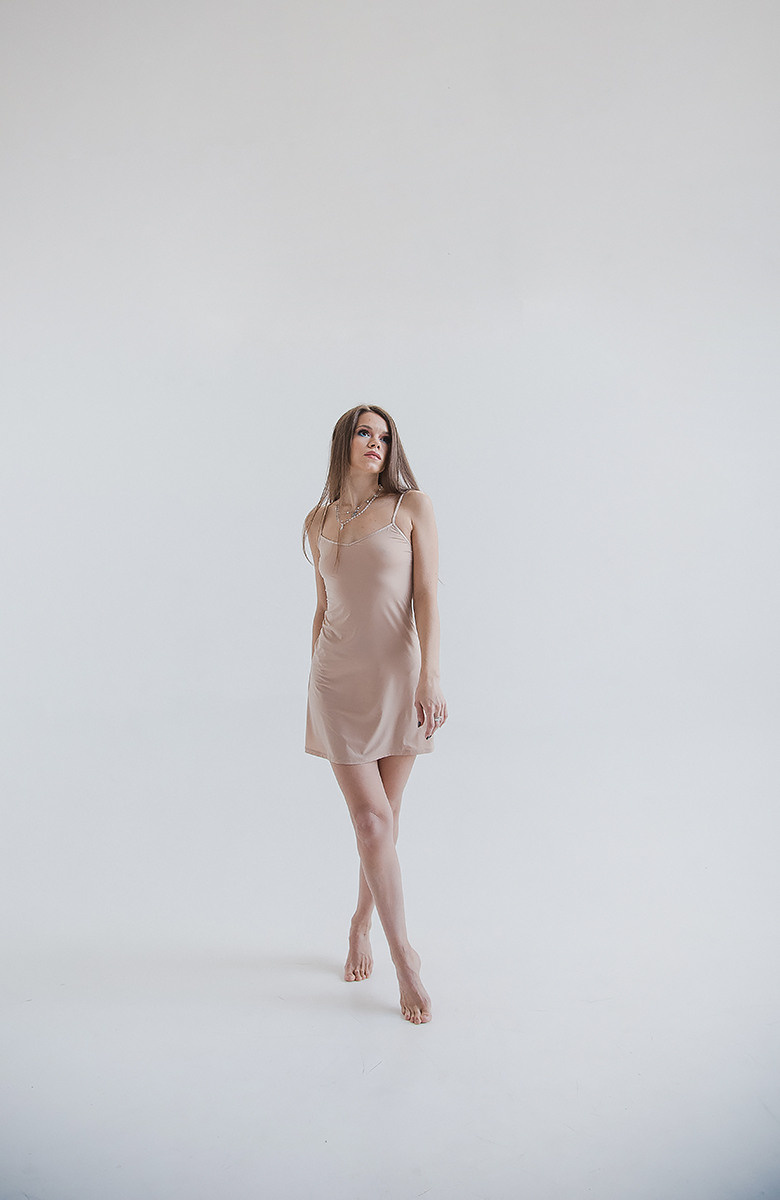 Яна / циклорама. Семейный фотограф в Сургуте