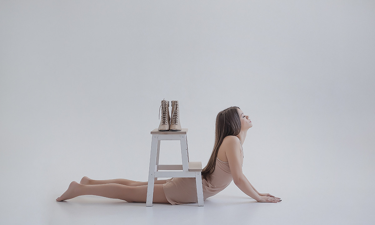 Яна / циклорама. Семейный фотограф в Сургуте