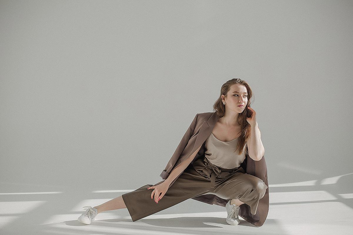 Eli / циклорама. Семейный фотограф в Сургуте