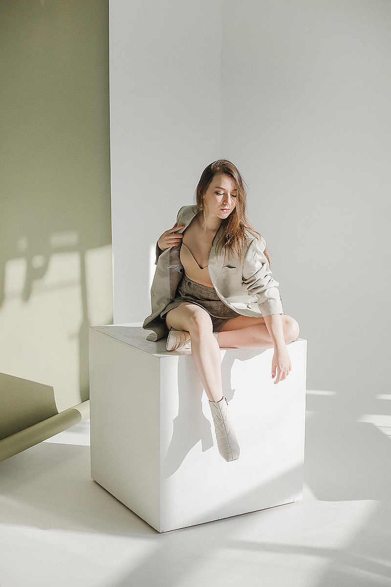 Eli / циклорама. Семейный фотограф в Сургуте