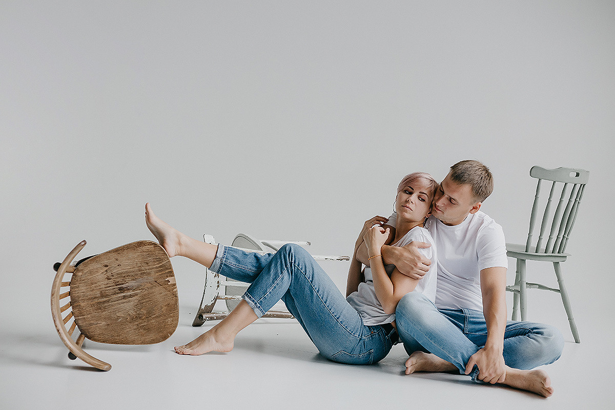 Женя & Оля / циклорама. Семейный фотограф в Сургуте