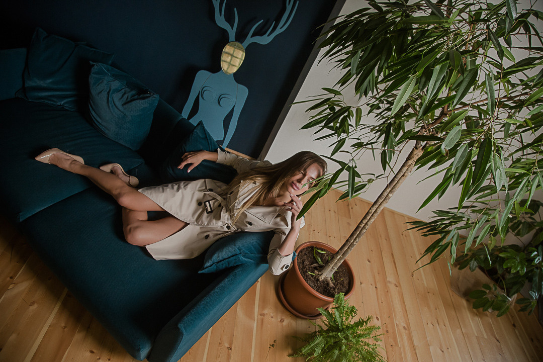 Ирина / циклорама. Семейный фотограф в Сургуте