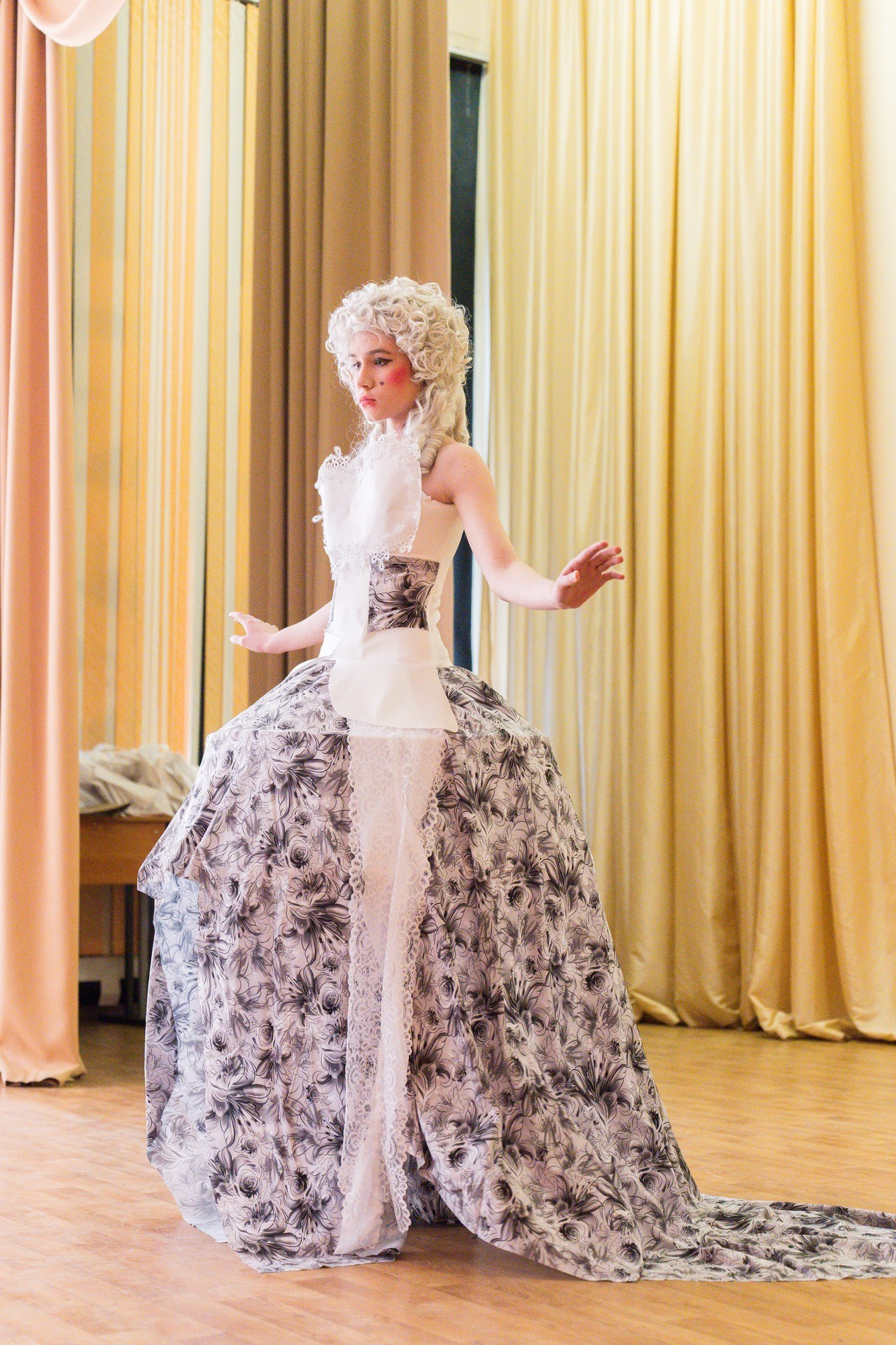 Царскосельский кутюрье. Репортажная съёмка в Санкт-Петербурге, Константин Петров