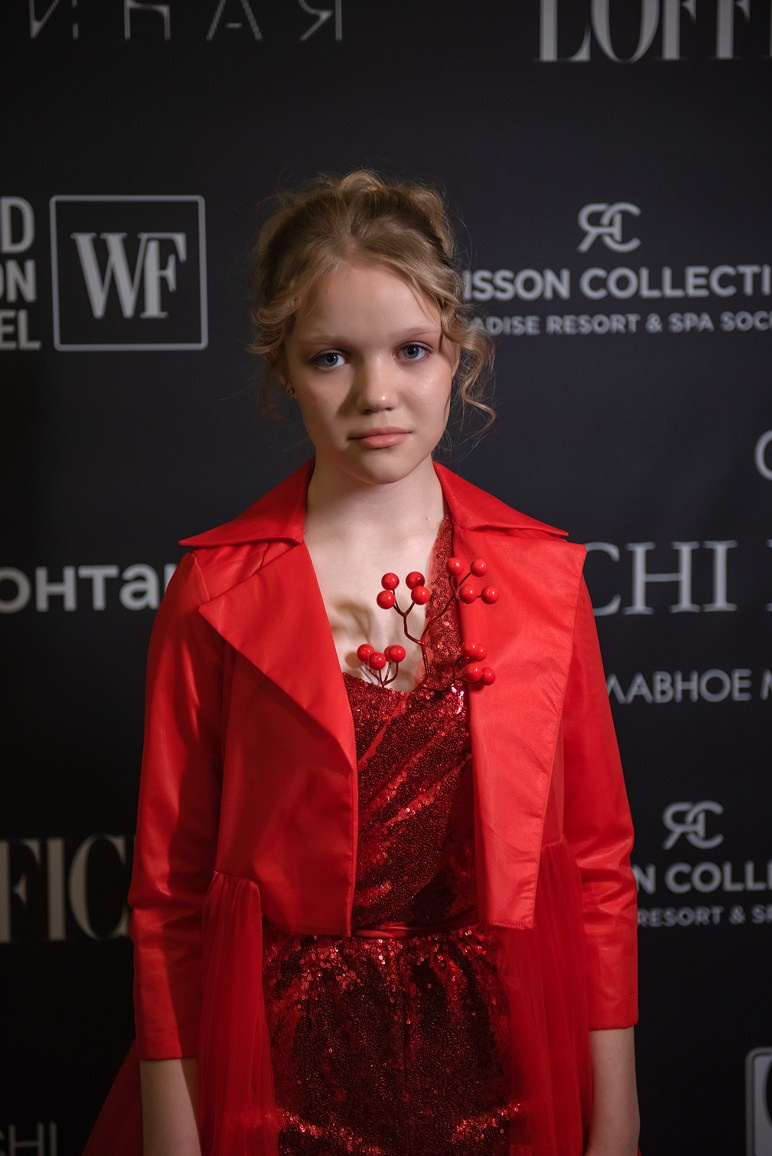SochiFashionWeek2024 дизайнер Анохина Светлана. Семейный и коммерческий фотограф в Сочи Александр Бодунов