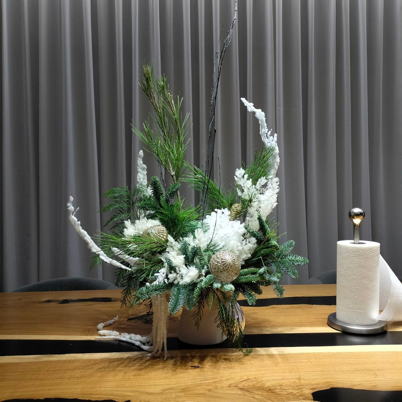 3 зимние композиции в единой стилистике. Современная флористика