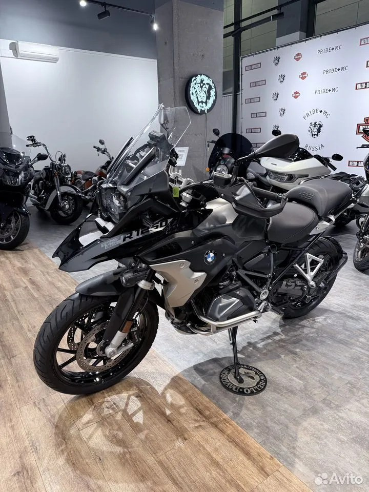 Купить 2022 BMW R1250GS (Triple Black) — подробнее на сайте. Hello Davidson, Москва. Только хорошие мотоциклы…