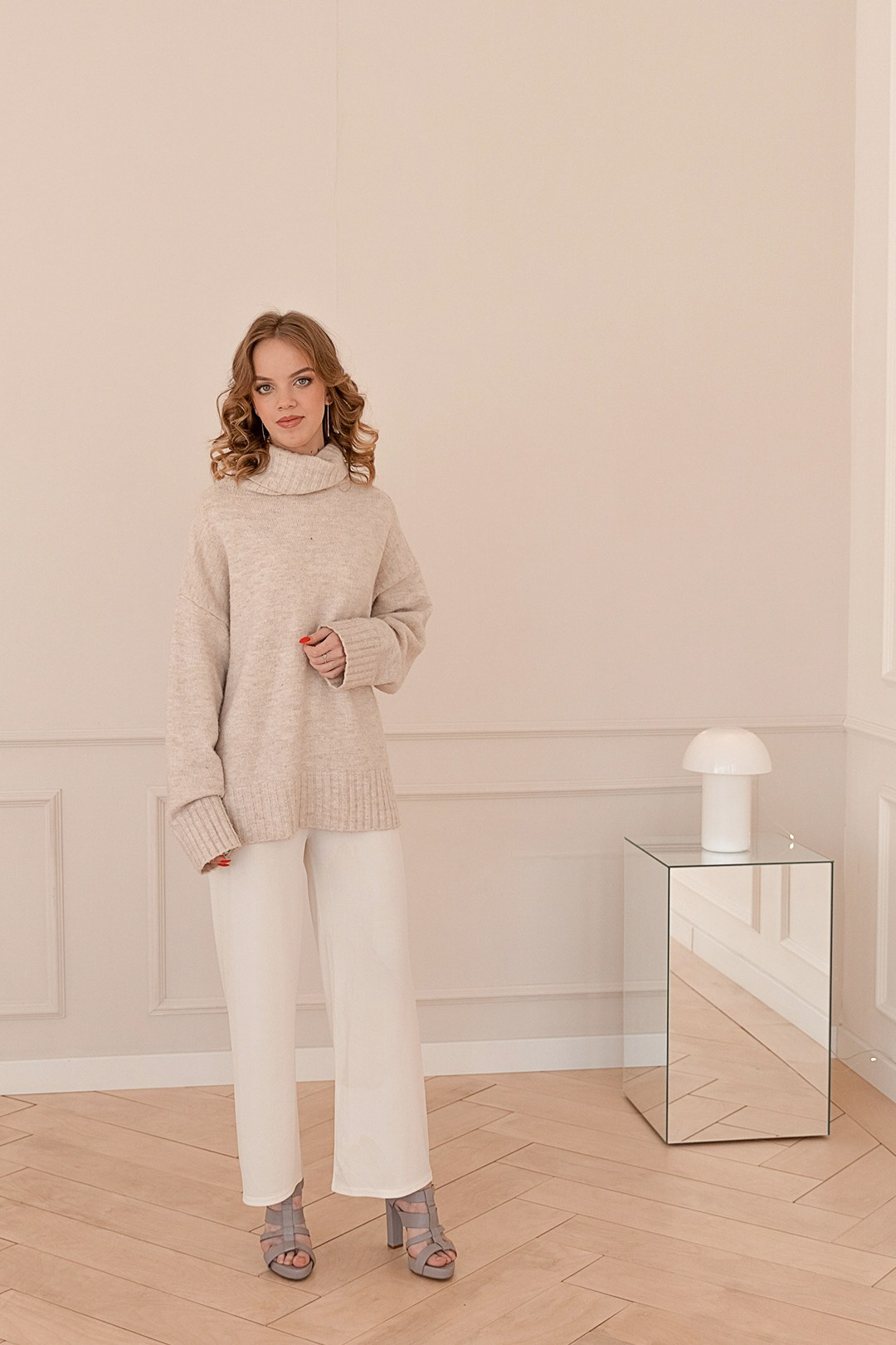 Яна мастер маникюра. Семейный и женский фотограф, контент фотосессия в Екатеринбурге