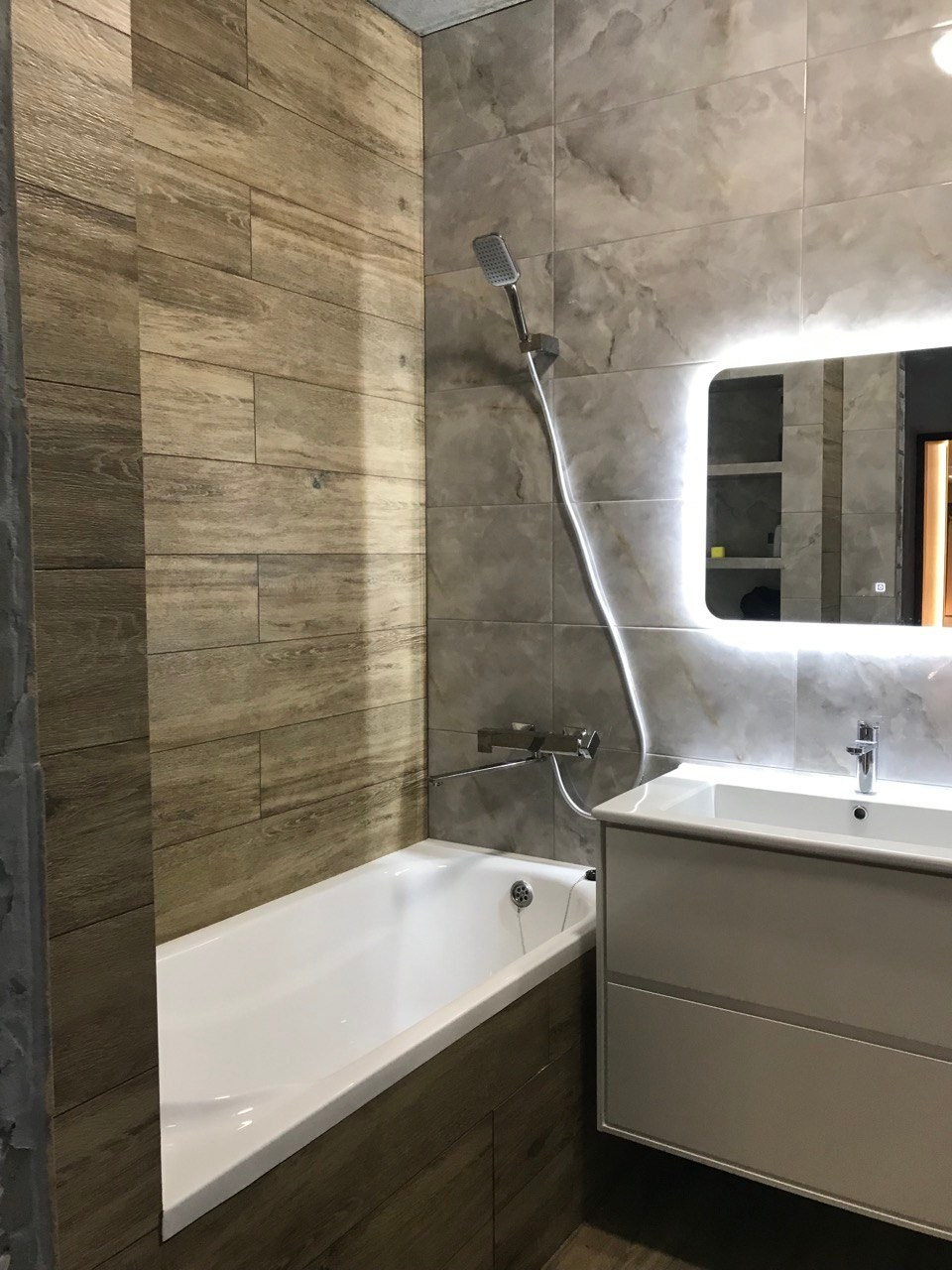 Ванная комната (ул. Хасанова д. 13). Ремонт санузла, туалета, ванной под ключ в Казани. Укладка плитки