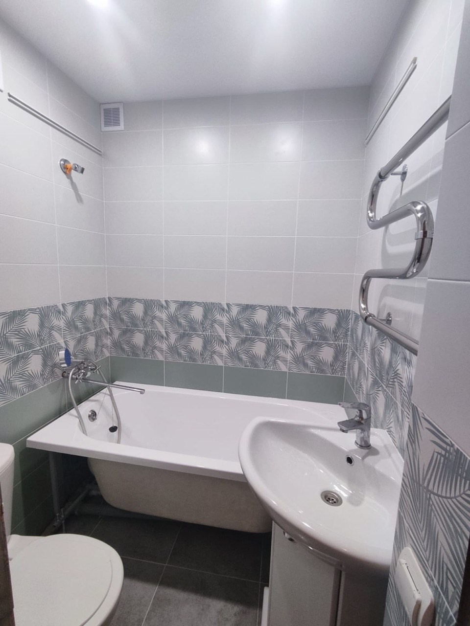 Ванная комната (ул. А. Губкина д. 1). Ремонт санузла, туалета, ванной под ключ в Казани. Укладка плитки