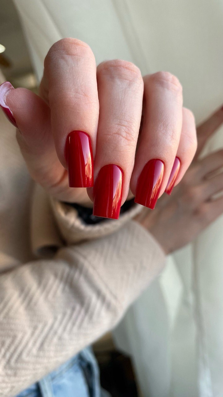 Красный маникюр гель укрепление Севастополь