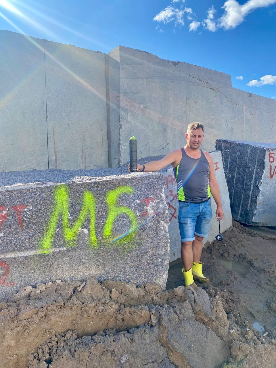 Петрозаводск. МБ Байковы. Гранит и камень из сердца Карелии