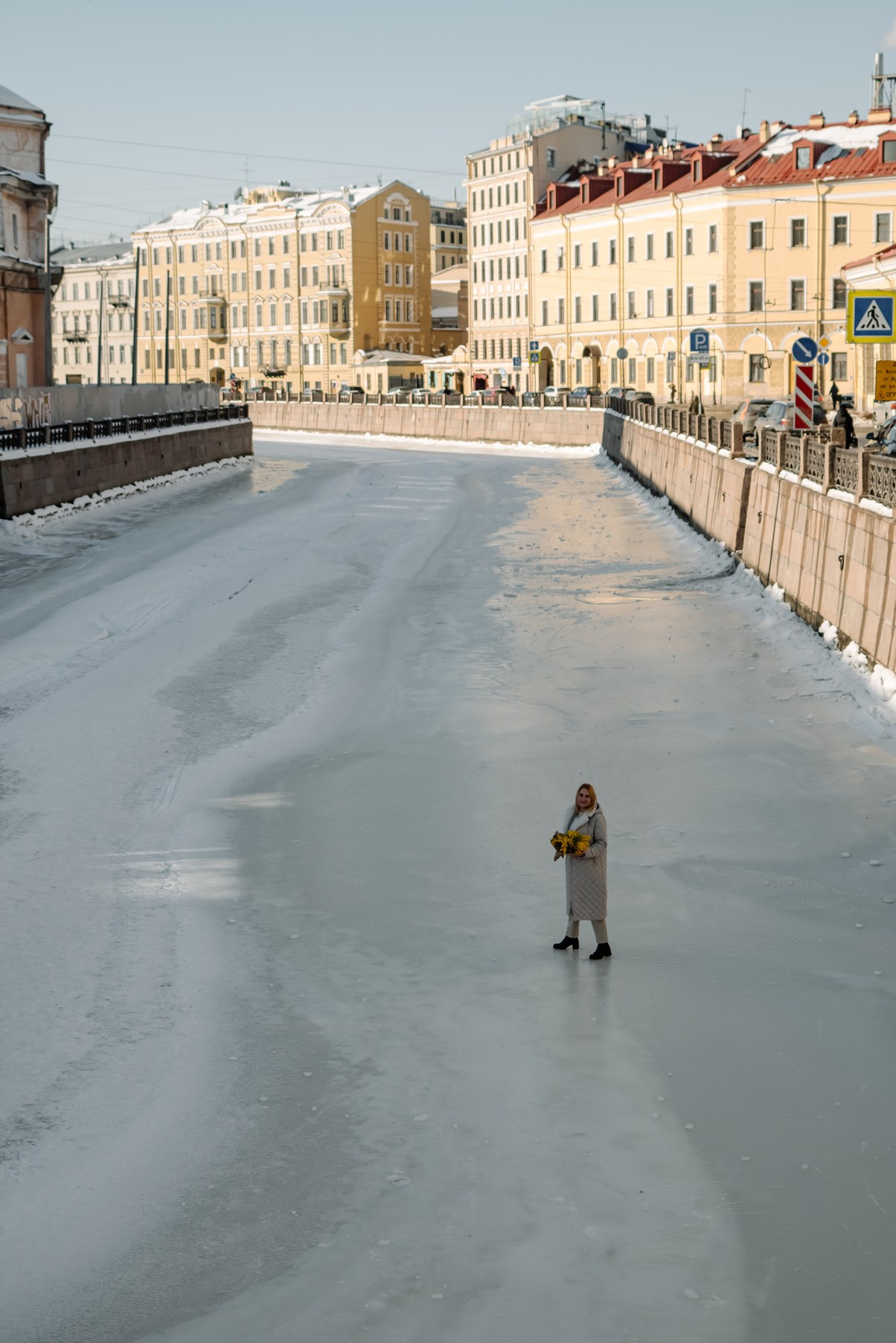 Прогулка с цветами по улицам и каналам. Свадебный и семейный фотограф в Санкт-Петербурге Елена Худякова