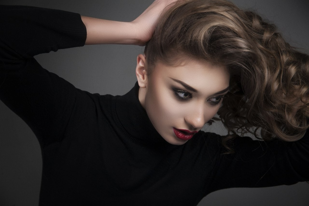 Индивидуальная женская фотосессия в интерьерах студии Fotogen. Интерьерная фотостудия FOTOGEN г. Краснодар