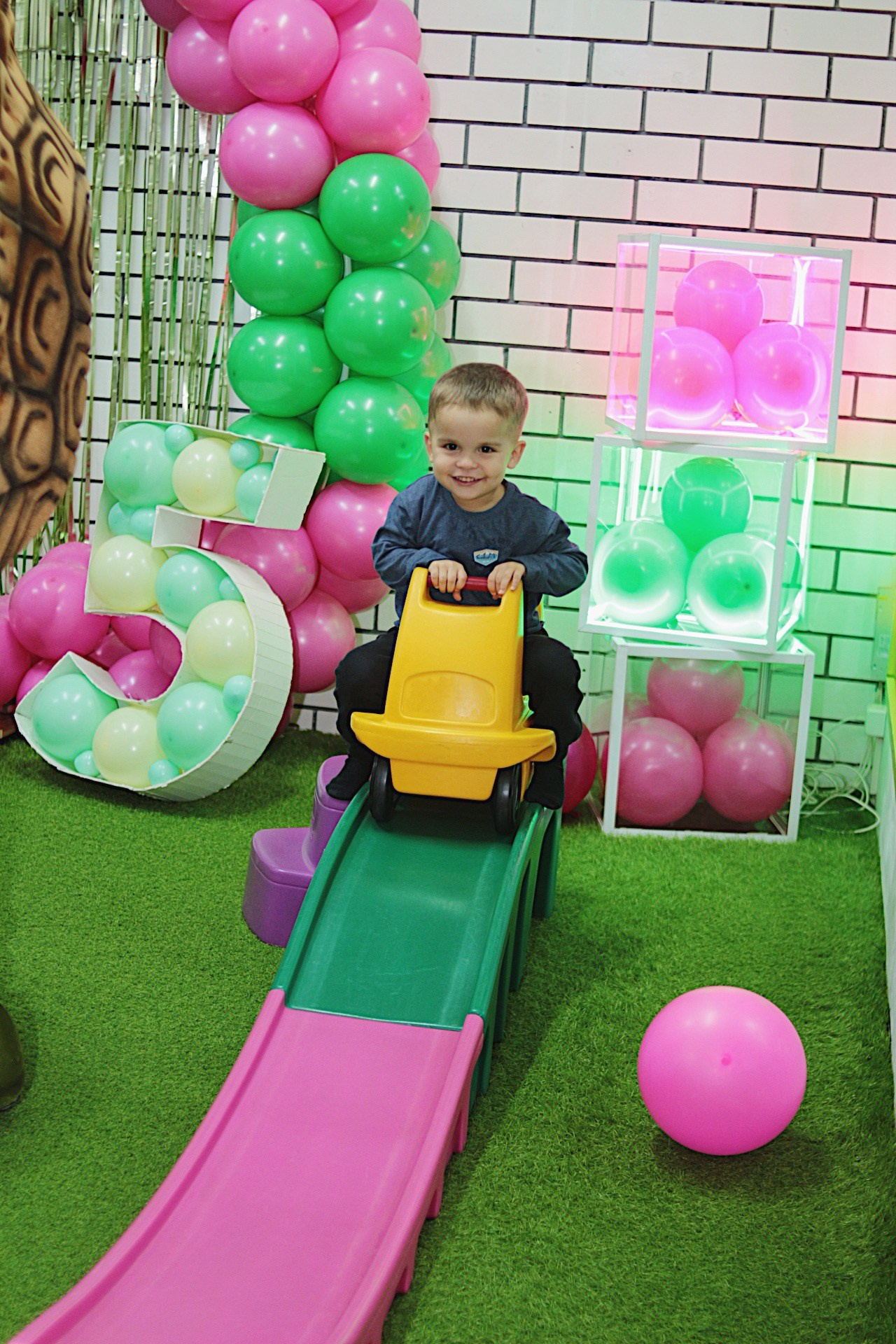 Егор 5 лет. Фотограф Пирумян Анна. г. Сургут, г. Воронеж