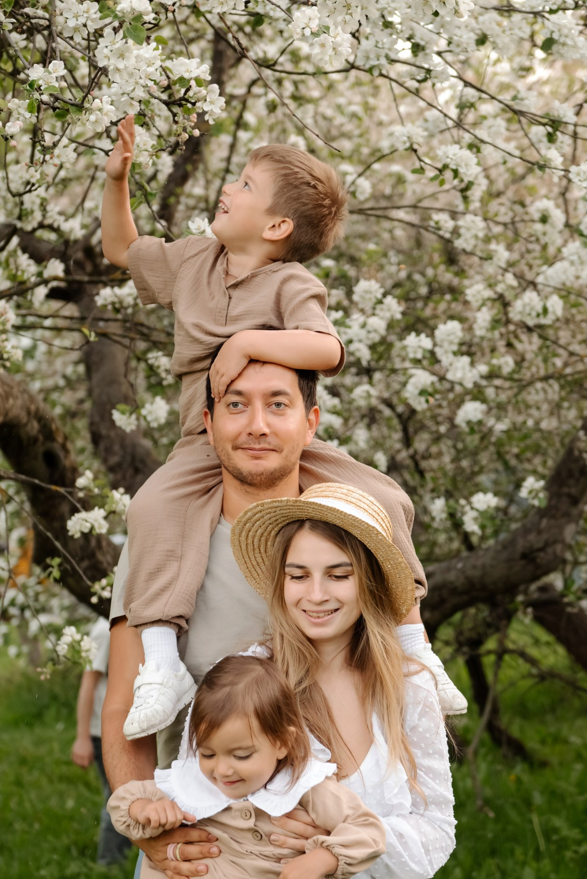 Яблоневое цветение. Свадебный и сеейный фотограф в Санкт-Петербурге Елена Худякова