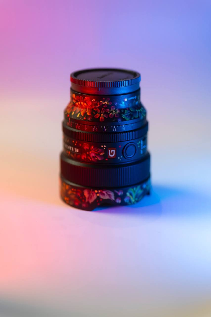 Sony 14 mm f 1,8 GM «Алый цветок». Фото и уникальный кастом объективов