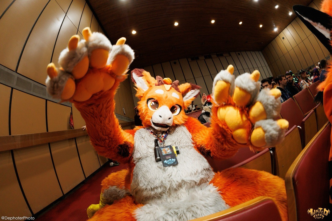 United Furry Convention 2026. Различные мероприятия и просто фотографии людей