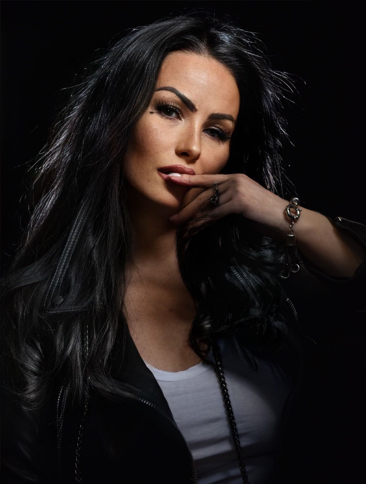 СТУДИЙНЫЕ ФОТО И ПОРТРЕТЫ. Раптовый Александр Предметный и рекламный фотограф в Москве