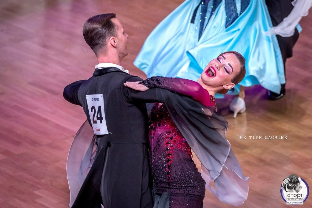 DANCE. Фотограф для маркетплейсов Михаил Бове