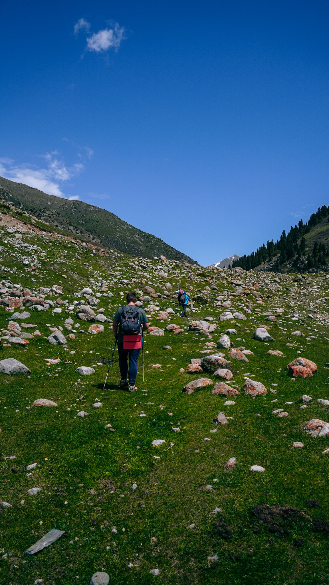 Кыргызстан. Человек с фотокамерой