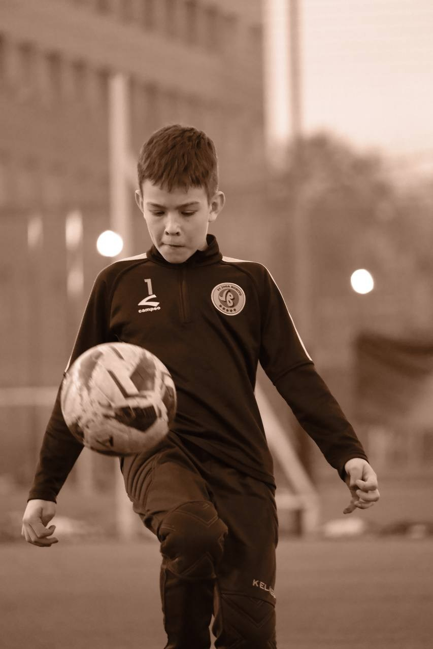 Футбол фотосъемка футбола спортивный фотограф в Москве. Фотограф и художник в Москве Евгения Нюнина