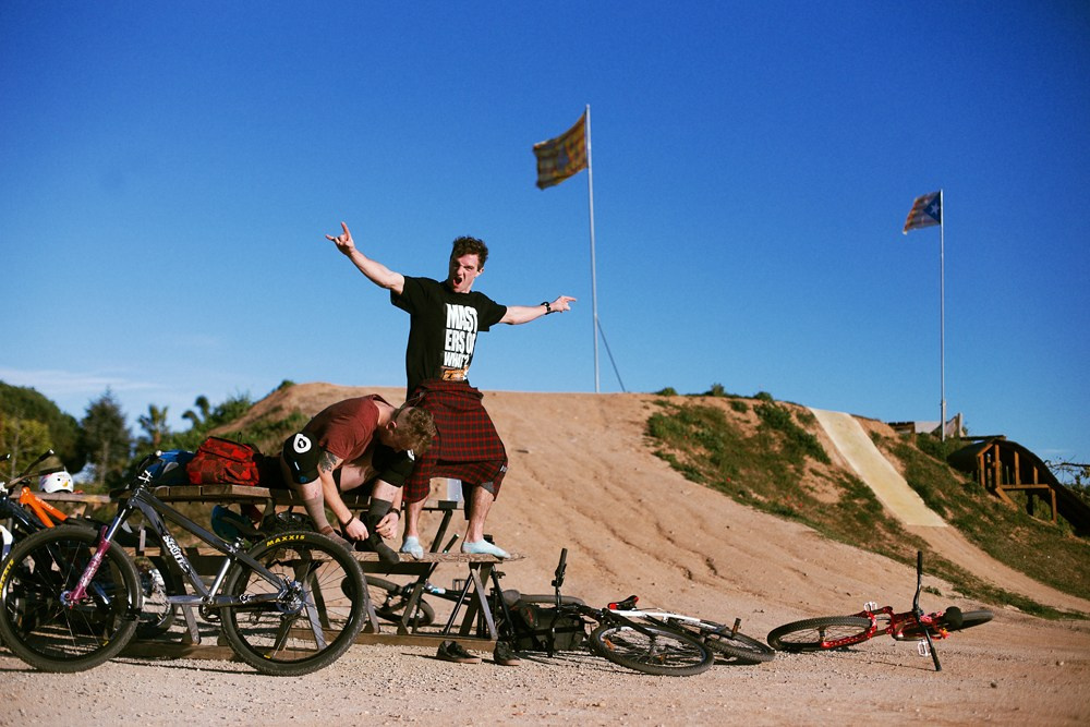 Cherrybomb Pavel Alekhin Doc. Bivol images