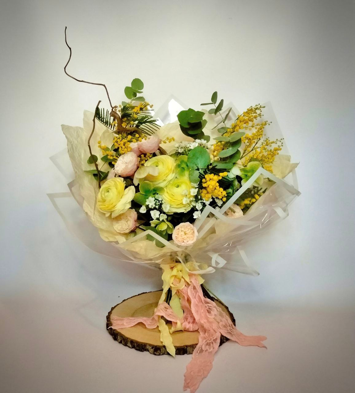 Подарочный букет для мамы "Зимне - весенний"