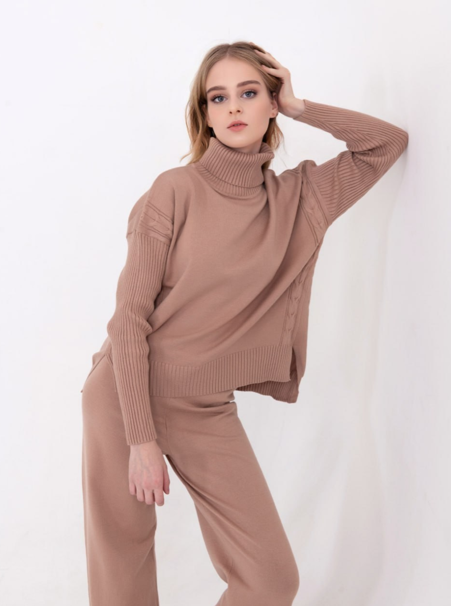 Екатерина, 40-42 р-р, рост 172. KED Production — продакшн из СПб. Создаём фото, видео и контент, который помогает брендам и селлерам продавать больше