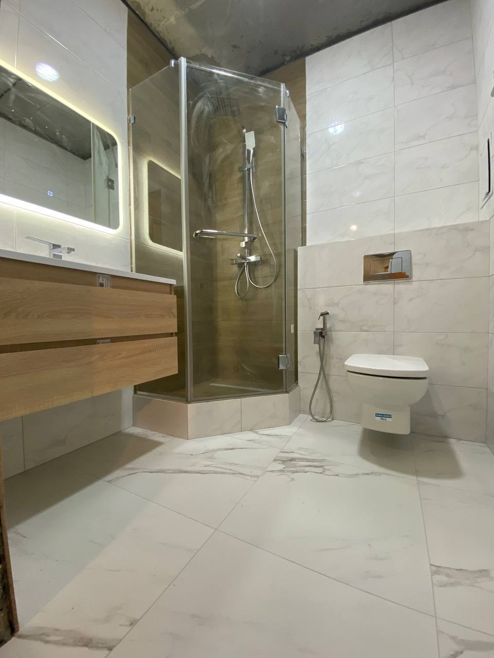 Ванная комната (ул. Краснококшайская д. 84а). Ремонт санузла, туалета, ванной под ключ в Казани. Укладка плитки