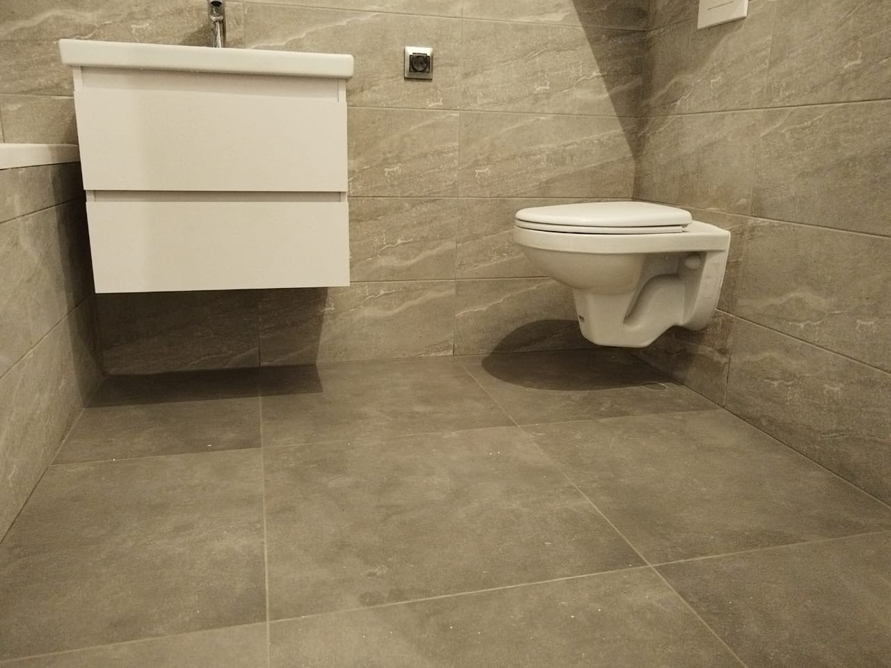 Ванная комната (г. Иннополис, ул. Спортивная, д. 98). Ремонт санузла, туалета, ванной под ключ в Казани. Укладка плитки