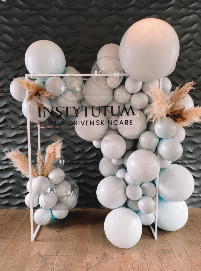 Фотозона 34 000 руб.