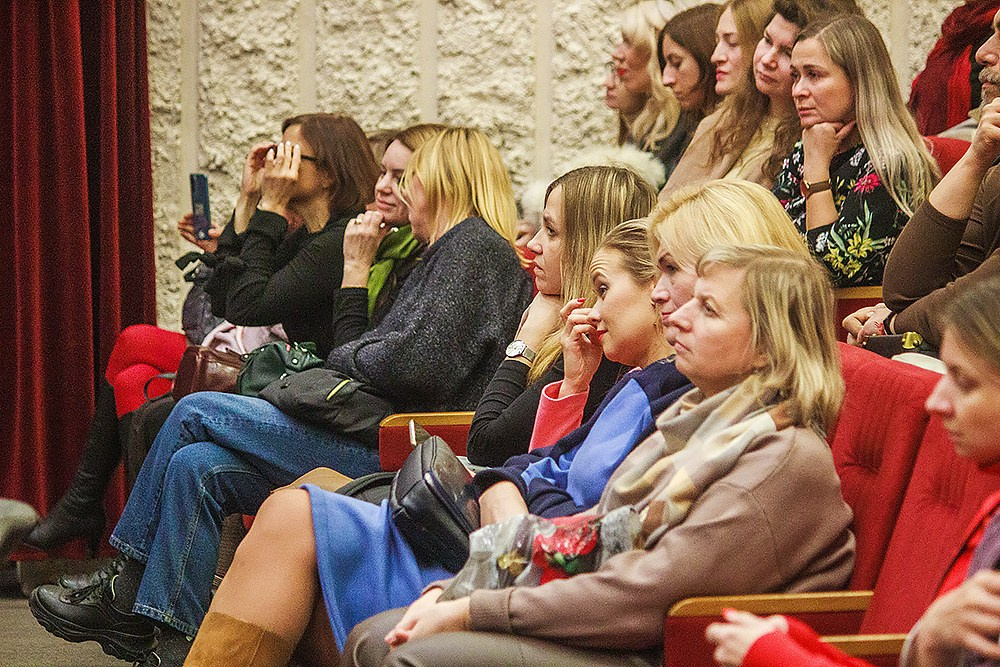 Стендап Ольги Савельевой «Всё обязательно наладится». Детский и семейный фотограф, фотограф мероприятий Нижний Новгород