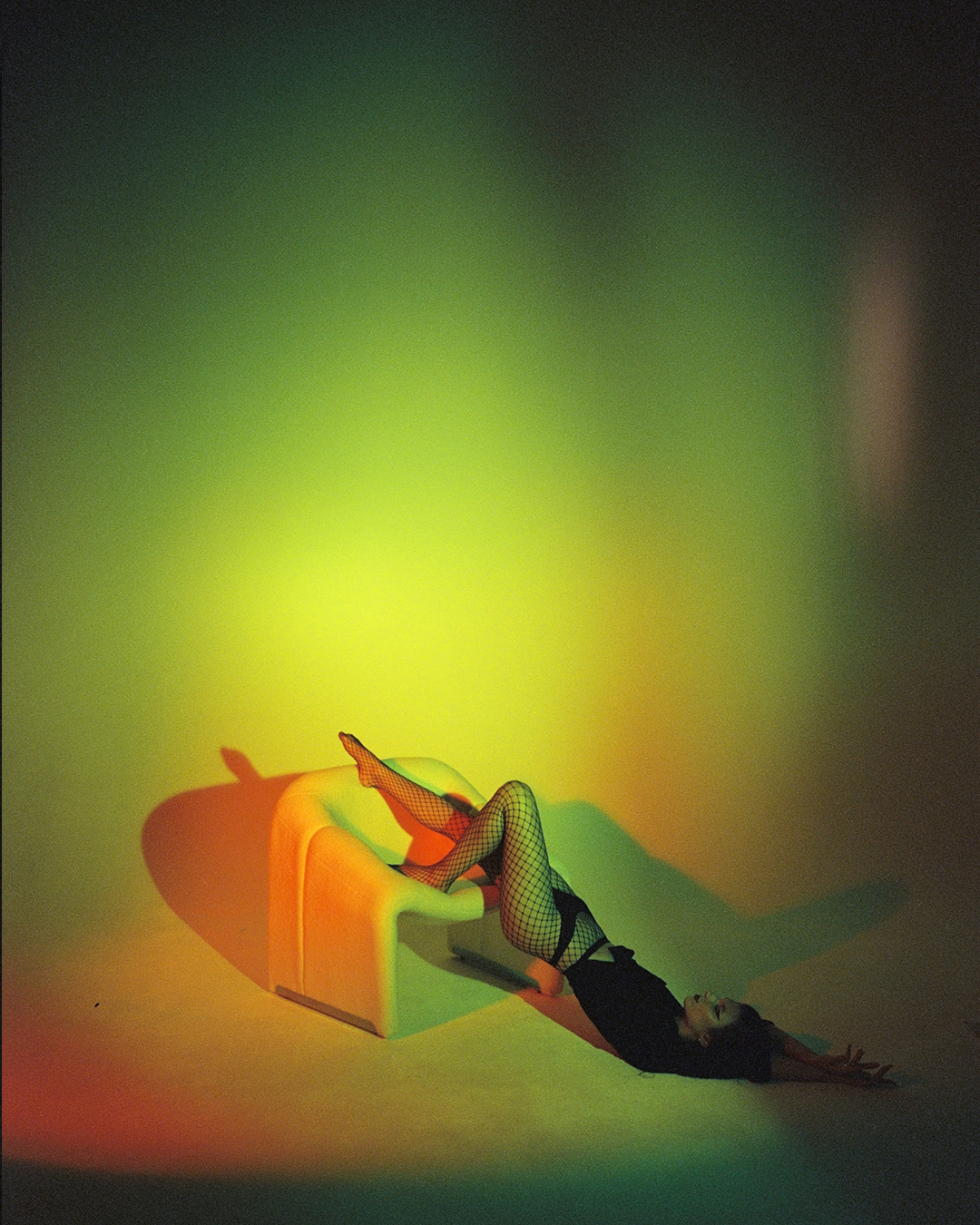 Нуарная съёмка. Плёночный фотограф Москва, Саша Звук