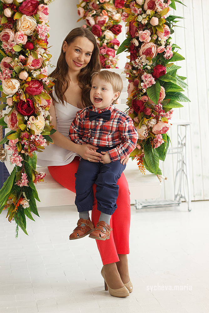 Семейная пасхальная фотосессия в студии с цыплятами. Детский и семейный фотограф, фотограф мероприятий Нижний Новгород