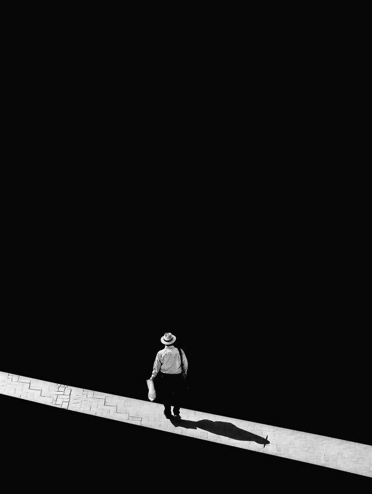 ТЕНИ. Фотограф для маркетплейсов Михаил Бове