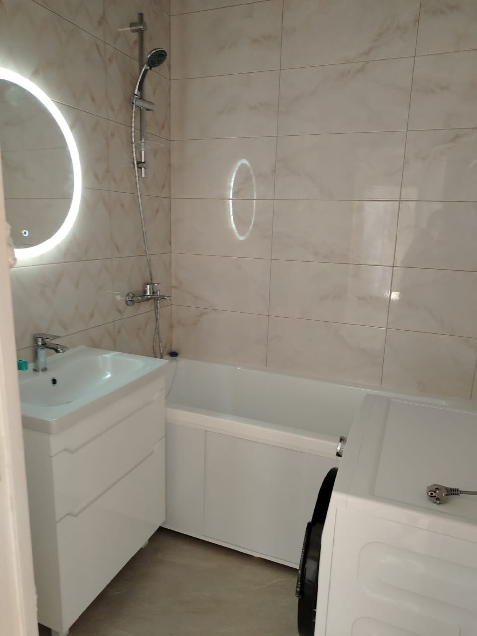 Ванная комната (ул. Тэцевская д. 4а). Ремонт санузла, туалета, ванной под ключ в Казани. Укладка плитки