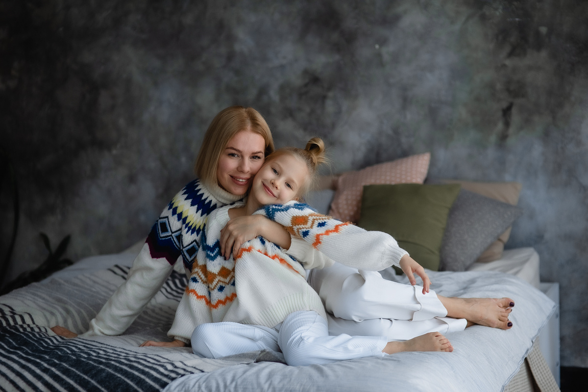 Ирина с дочкой Марией. Новогодняя фотосессия в студии. Екатеринбург. Портретный фотограф в Москве, Московской области. Деловой портрет