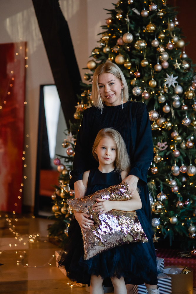 Ирина с дочкой Марией. Новогодняя фотосессия в студии. Екатеринбург. Портретный фотограф в Москве, Московской области. Деловой портрет