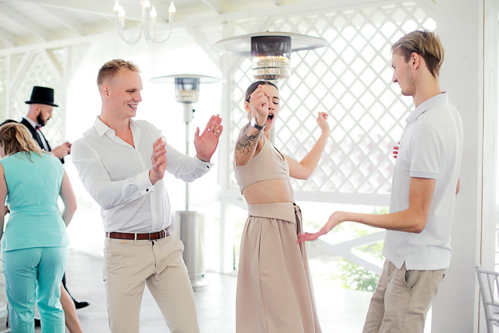 Вика+Леша. Ведущий на свадьбу в Москве Зубков Алексей