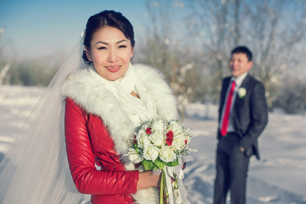 Зимнее свадебное фото. Фотограф Надежда Куин, Якутск